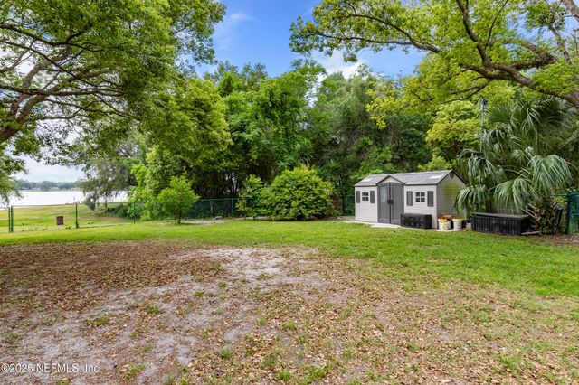 49 SE NELSONS POINT Road, Keystone Heights, FL 32656