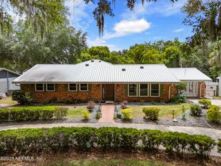 49 SE NELSONS POINT Road, Keystone Heights, FL 32656