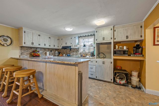 3015 6th Avenue SW, Huntsville, AL 35805