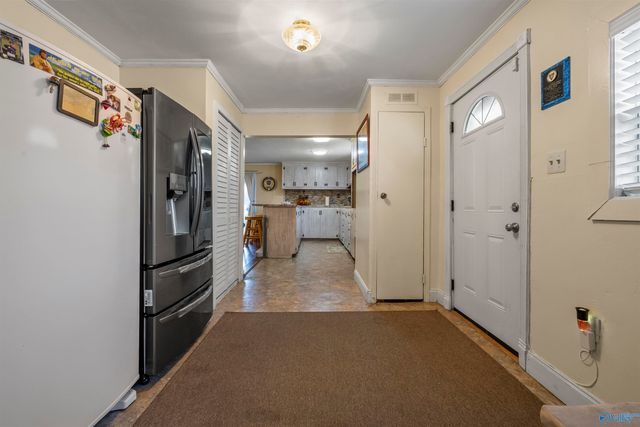 3015 6th Avenue SW, Huntsville, AL 35805