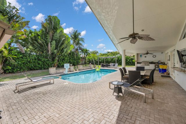 4320 Saint Charles Way, Boca Raton, FL 33434