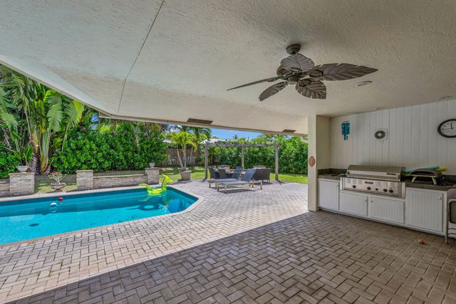 4320 Saint Charles Way, Boca Raton, FL 33434