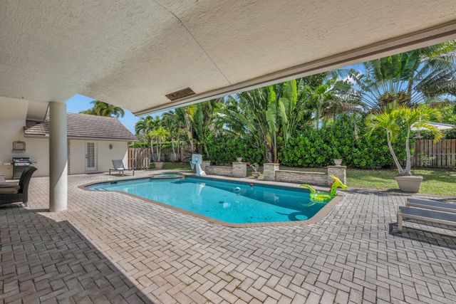 4320 Saint Charles Way, Boca Raton, FL 33434
