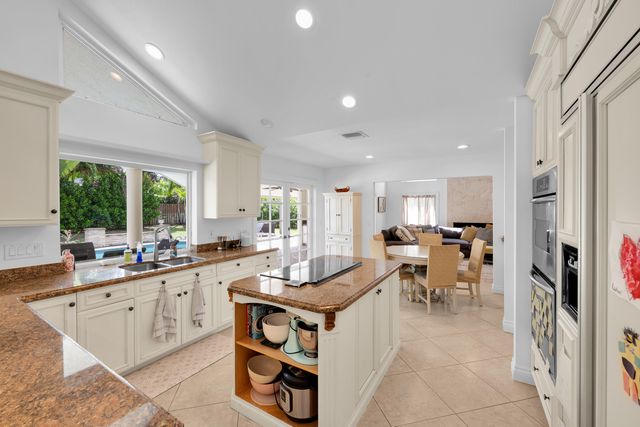 4320 Saint Charles Way, Boca Raton, FL 33434