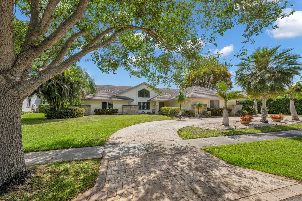 4320 Saint Charles Way, Boca Raton, FL 33434