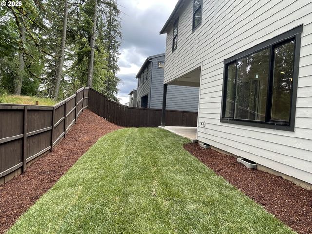 4826 N ADAMS St 110, Camas, WA 98607