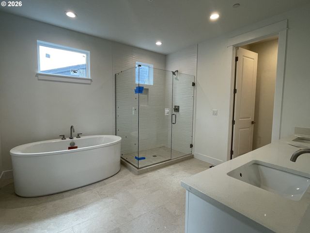 4826 N ADAMS St 110, Camas, WA 98607