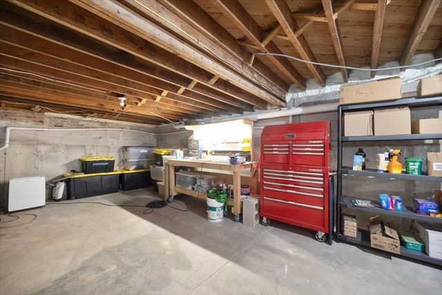 1 Squirrel Hill Lane, Hingham, MA 02043