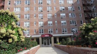 4 Sadore Lane 7J, Yonkers, NY 10710