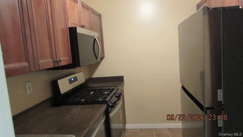 4 Sadore Lane 7J, Yonkers, NY 10710 — photo 5