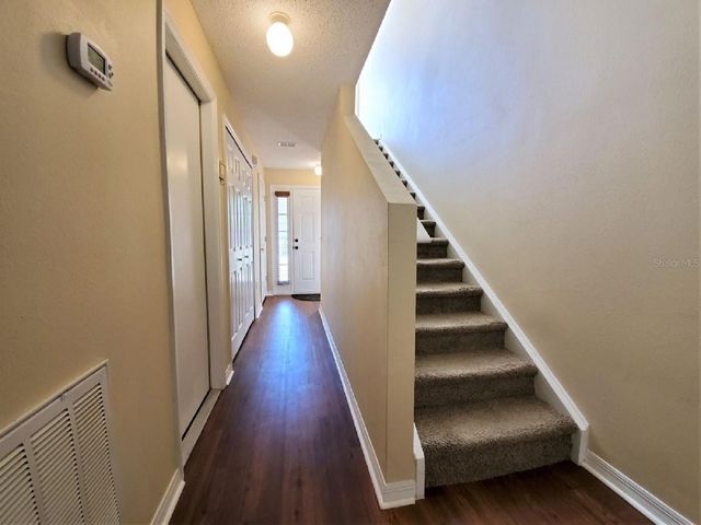 9870 ASHBURN LAKE DRIVE, Tampa, FL 33610