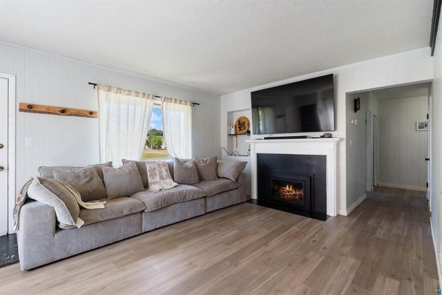 2 Royalton Rd, Superior, WI 55880