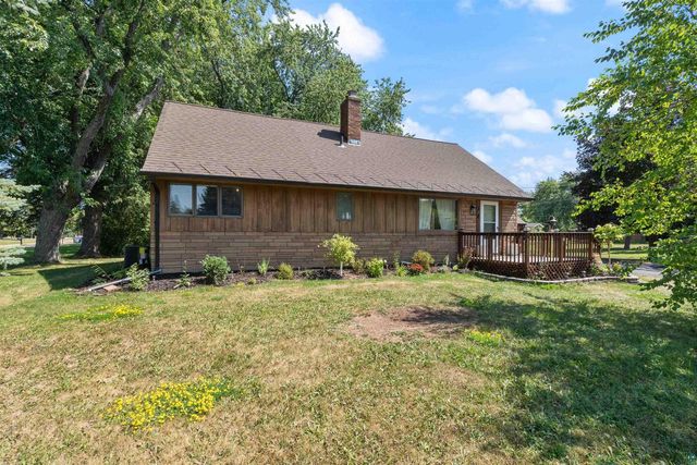 2 Royalton Rd, Superior, WI 55880