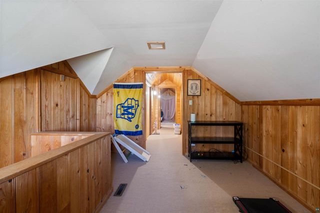 2 Royalton Rd, Superior, WI 55880