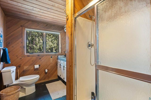 2 Royalton Rd, Superior, WI 55880