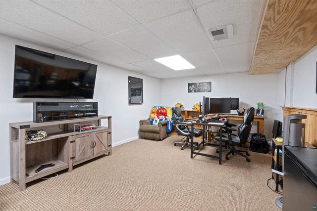 2 Royalton Rd, Superior, WI 55880