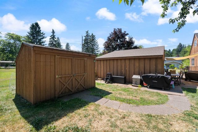 2 Royalton Rd, Superior, WI 55880