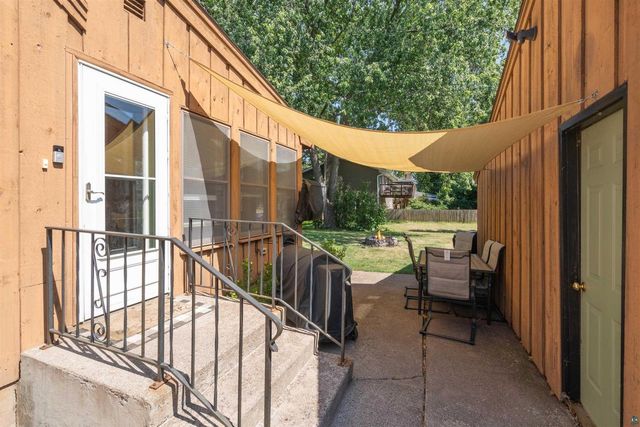2 Royalton Rd, Superior, WI 55880