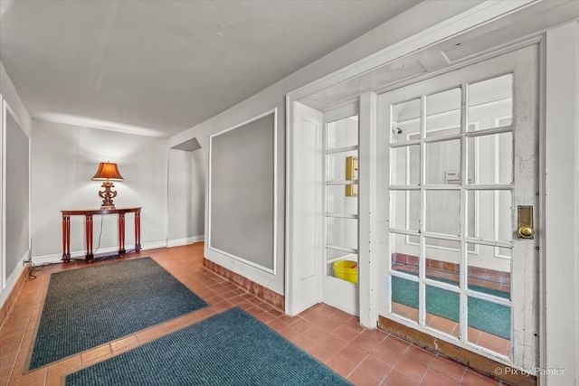 6121 N Hoyne Avenue 1S, Chicago, IL 60659
