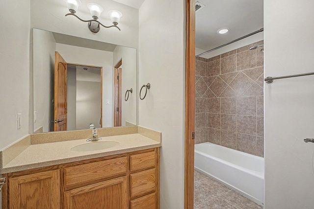 382 Coronado Lane NE, Los Lunas, NM 87031
