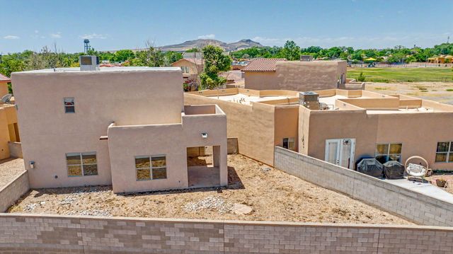 382 Coronado Lane NE, Los Lunas, NM 87031