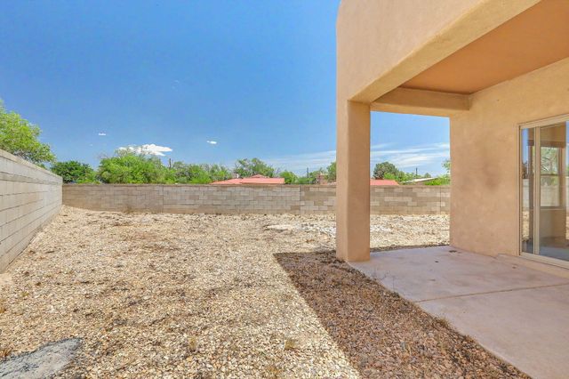 382 Coronado Lane NE, Los Lunas, NM 87031