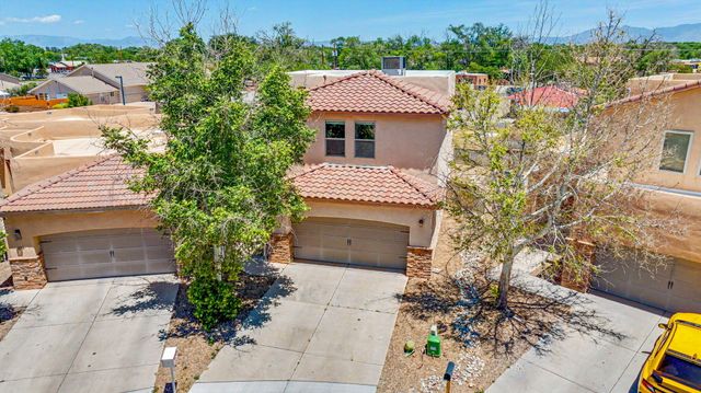 382 Coronado Lane NE, Los Lunas, NM 87031