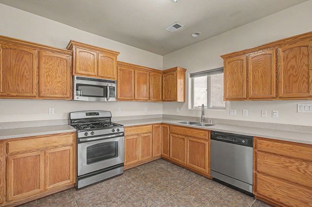 382 Coronado Lane NE, Los Lunas, NM 87031