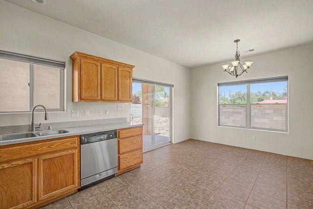 382 Coronado Lane NE, Los Lunas, NM 87031