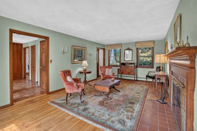 31 Brown St, Andover, MA 01810