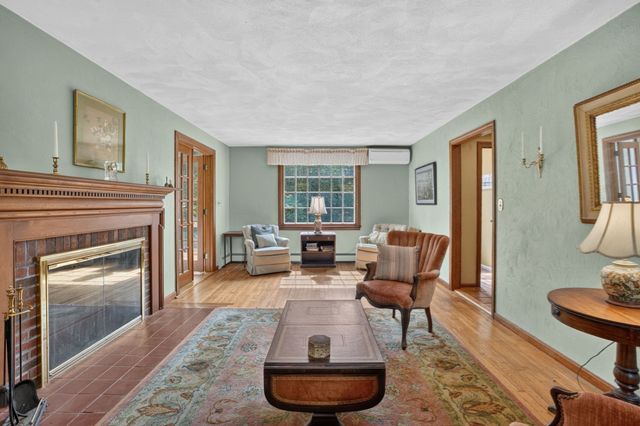 31 Brown St, Andover, MA 01810