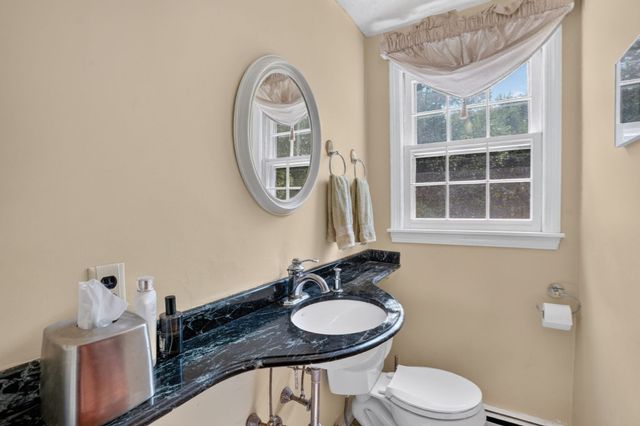 31 Brown St, Andover, MA 01810