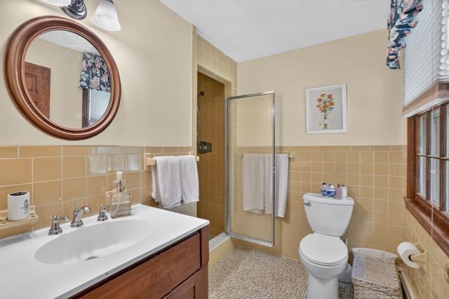31 Brown St, Andover, MA 01810