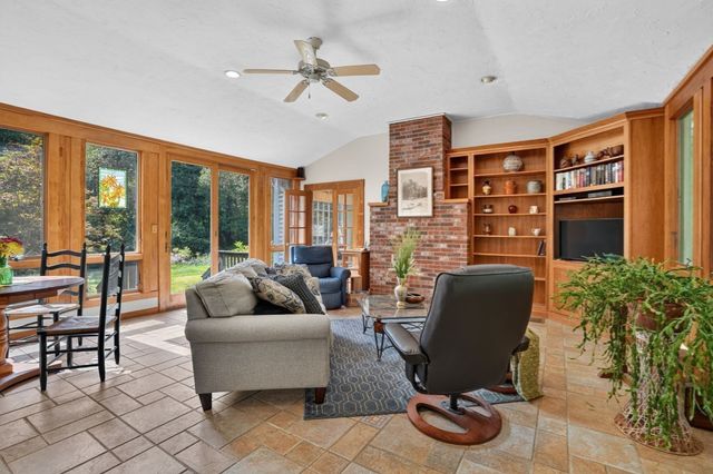 31 Brown St, Andover, MA 01810