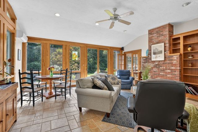 31 Brown St, Andover, MA 01810