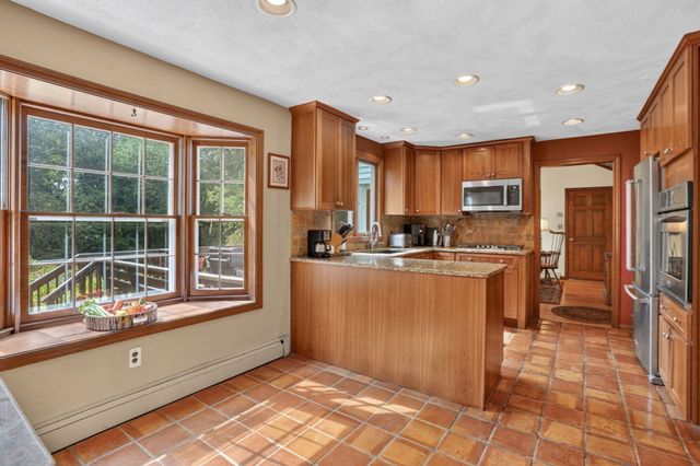 31 Brown St, Andover, MA 01810