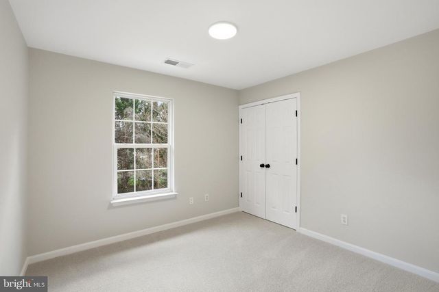 112 LOCUST GROVE DR, Purcellville, VA 20132