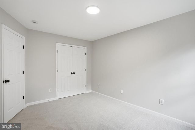 112 LOCUST GROVE DR, Purcellville, VA 20132
