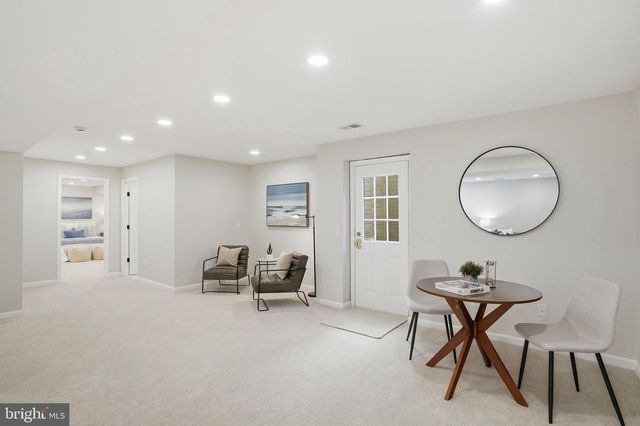 112 LOCUST GROVE DR, Purcellville, VA 20132