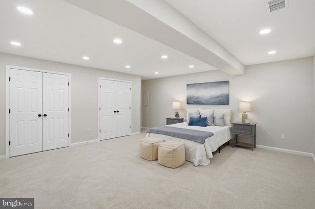 112 LOCUST GROVE DR, Purcellville, VA 20132