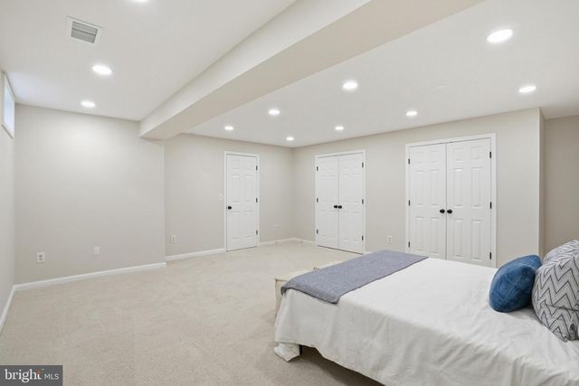 112 LOCUST GROVE DR, Purcellville, VA 20132