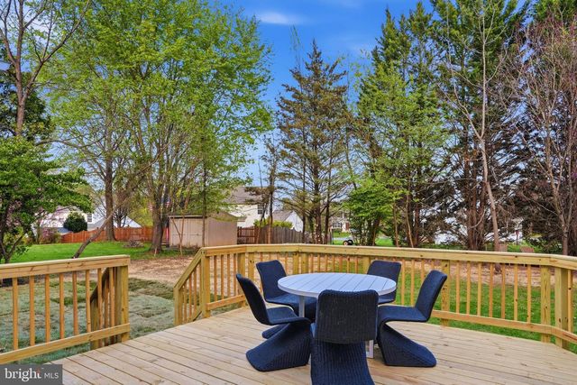 112 LOCUST GROVE DR, Purcellville, VA 20132
