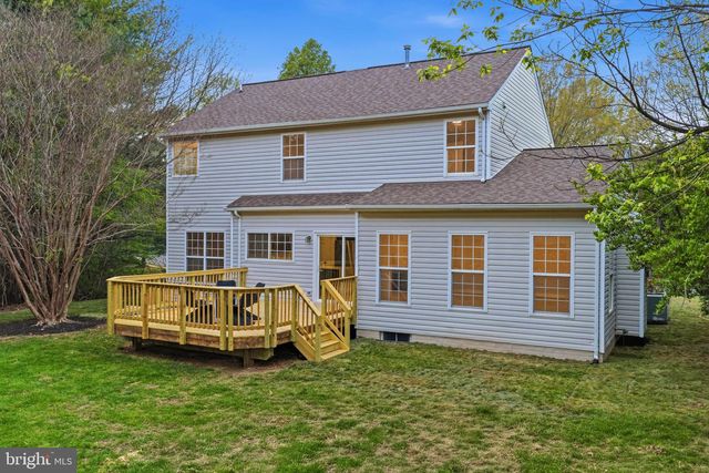 112 LOCUST GROVE DR, Purcellville, VA 20132