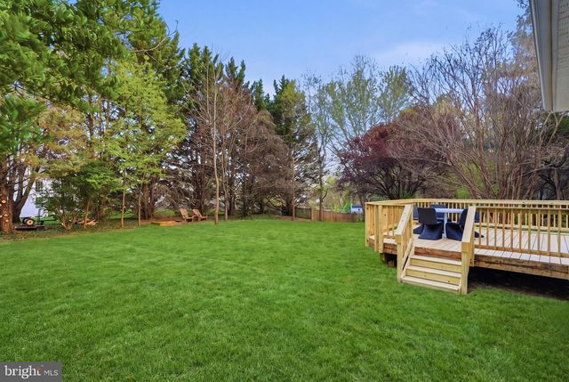 112 LOCUST GROVE DR, Purcellville, VA 20132