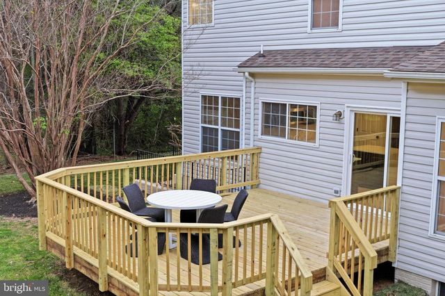 112 LOCUST GROVE DR, Purcellville, VA 20132