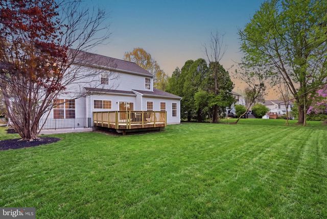112 LOCUST GROVE DR, Purcellville, VA 20132
