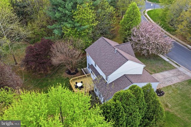 112 LOCUST GROVE DR, Purcellville, VA 20132