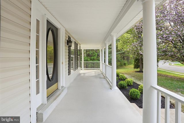 112 LOCUST GROVE DR, Purcellville, VA 20132