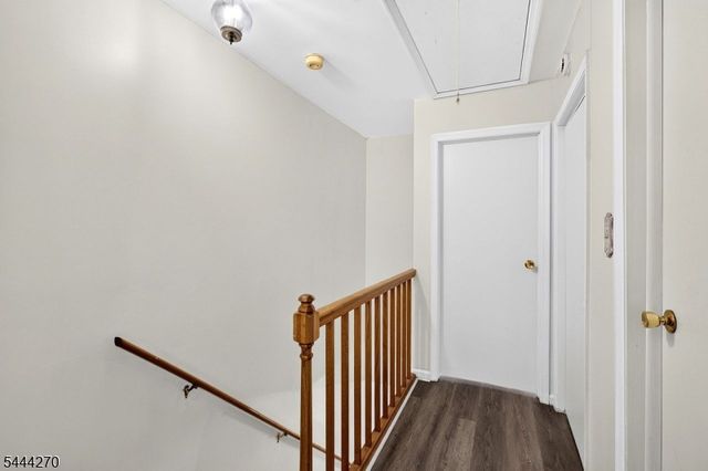 127 W End Ave, Newton Town, NJ 07860
