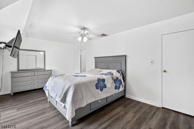 127 W End Ave, Newton Town, NJ 07860